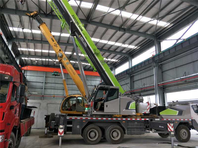 尖草坪区高空车出租需要注意哪些安全事项？