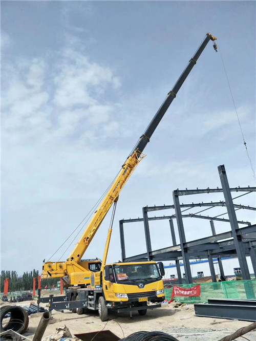 尖草坪区超高层建筑钢结构吊装案例
